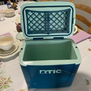 RTIC 16qt Road-trip Cooler! NEW! Never Used, perfect condition!